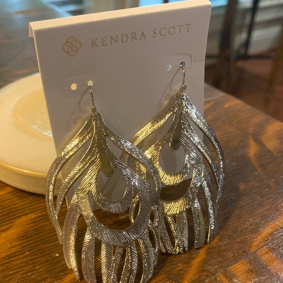 Kendra Scott silver earrings - Picture 3 of 4